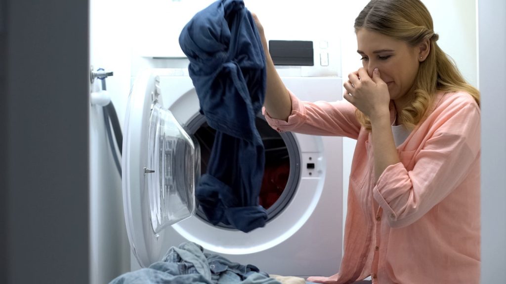 بو گرفتن لباس در لباسشویی