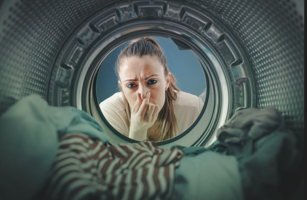 بو گرفتن لباس ها بعد از شستن